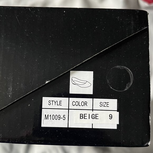 Ollio Women's Size 9 Beige Ballet Flats - new in box - Picture 4 of 8